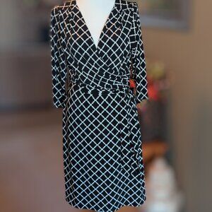 WHBM Faux Wrap Black Dress, white and tan trellis pattern Size 8